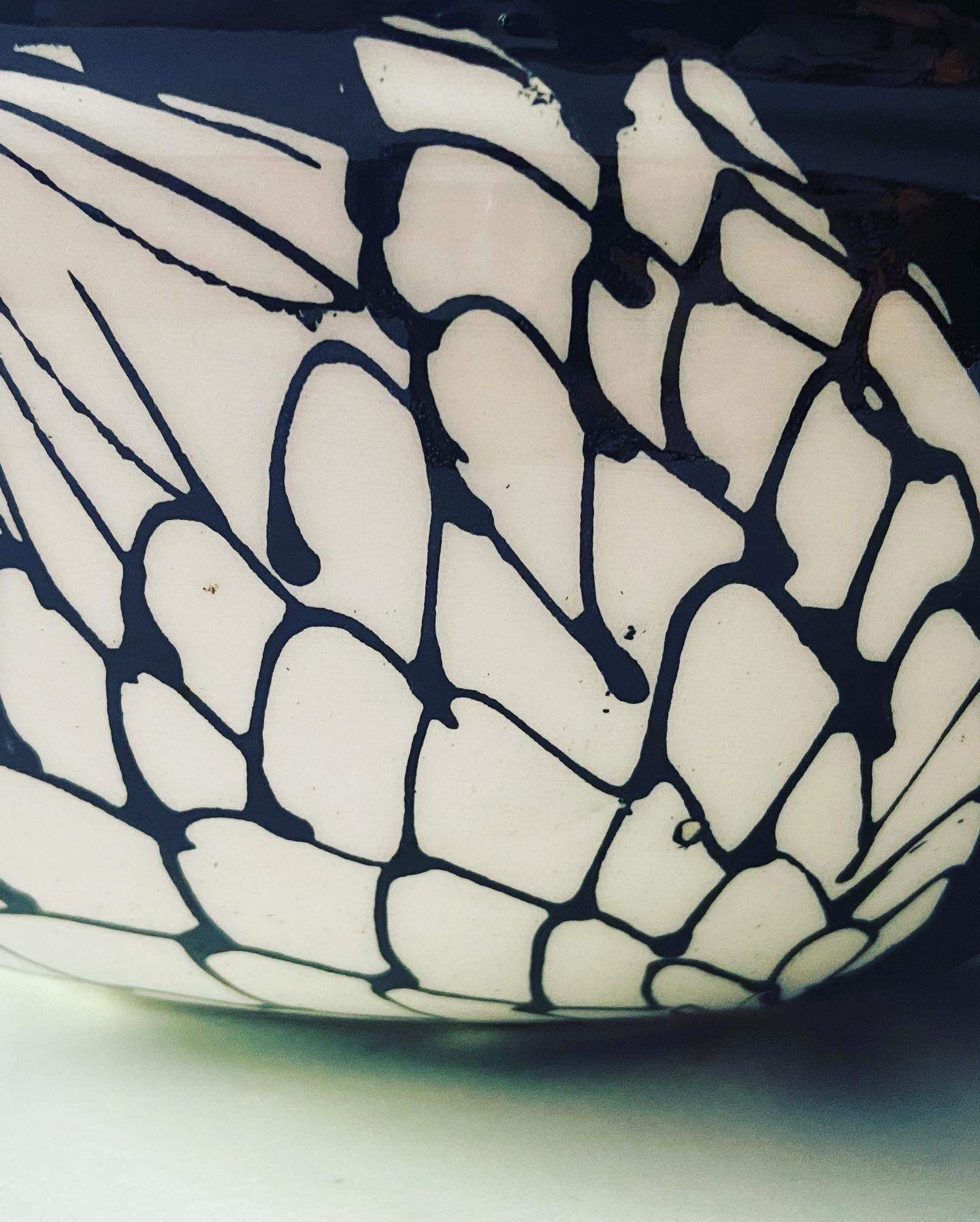 Salad bowl black & white protea