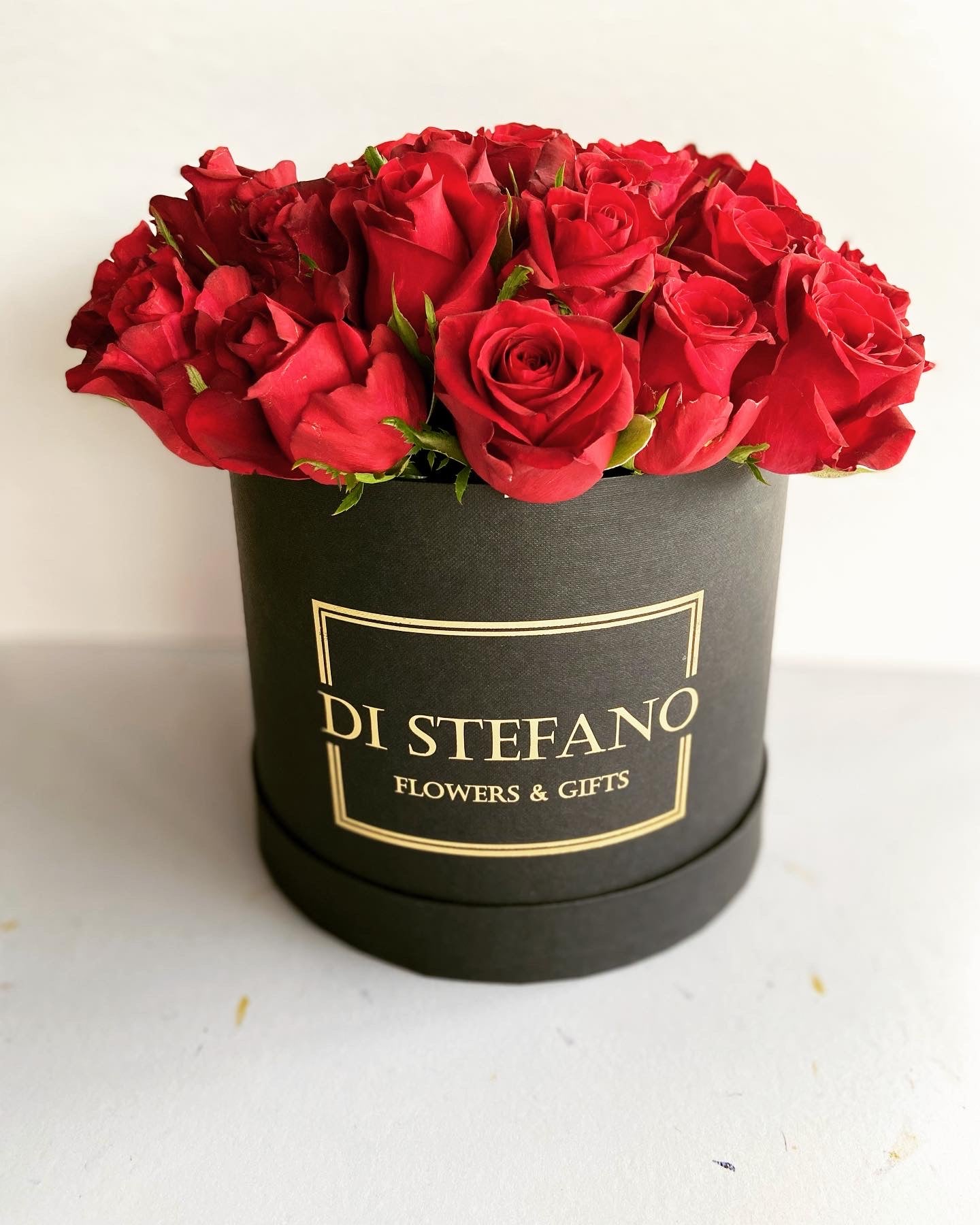 Large red rose hatbox