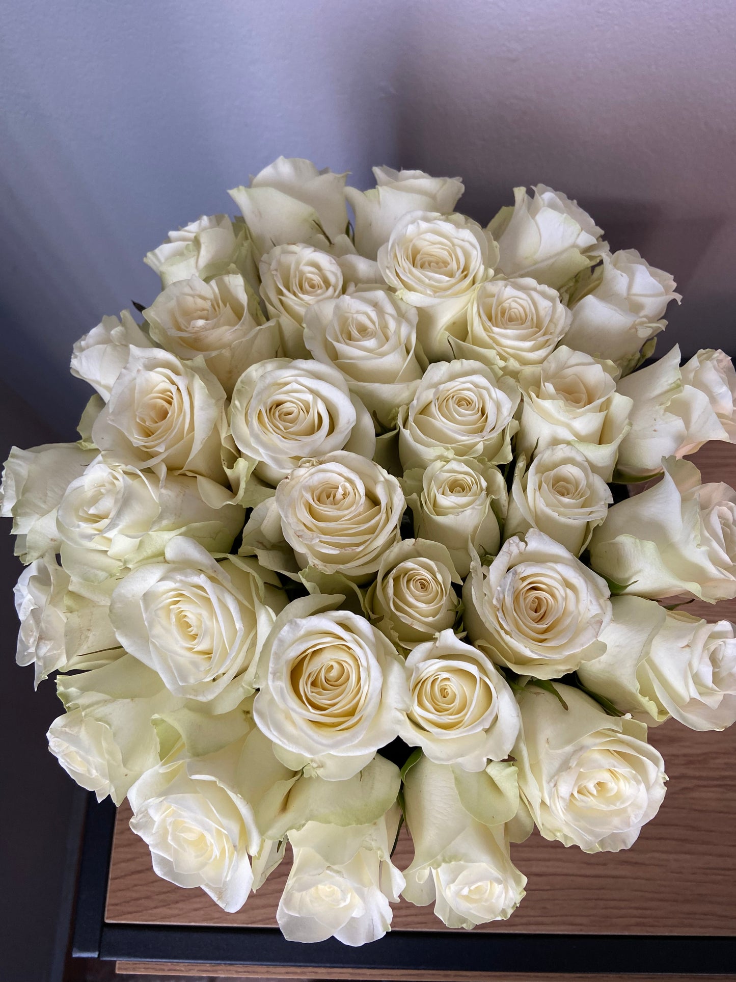 Large rose hatbox white/cream